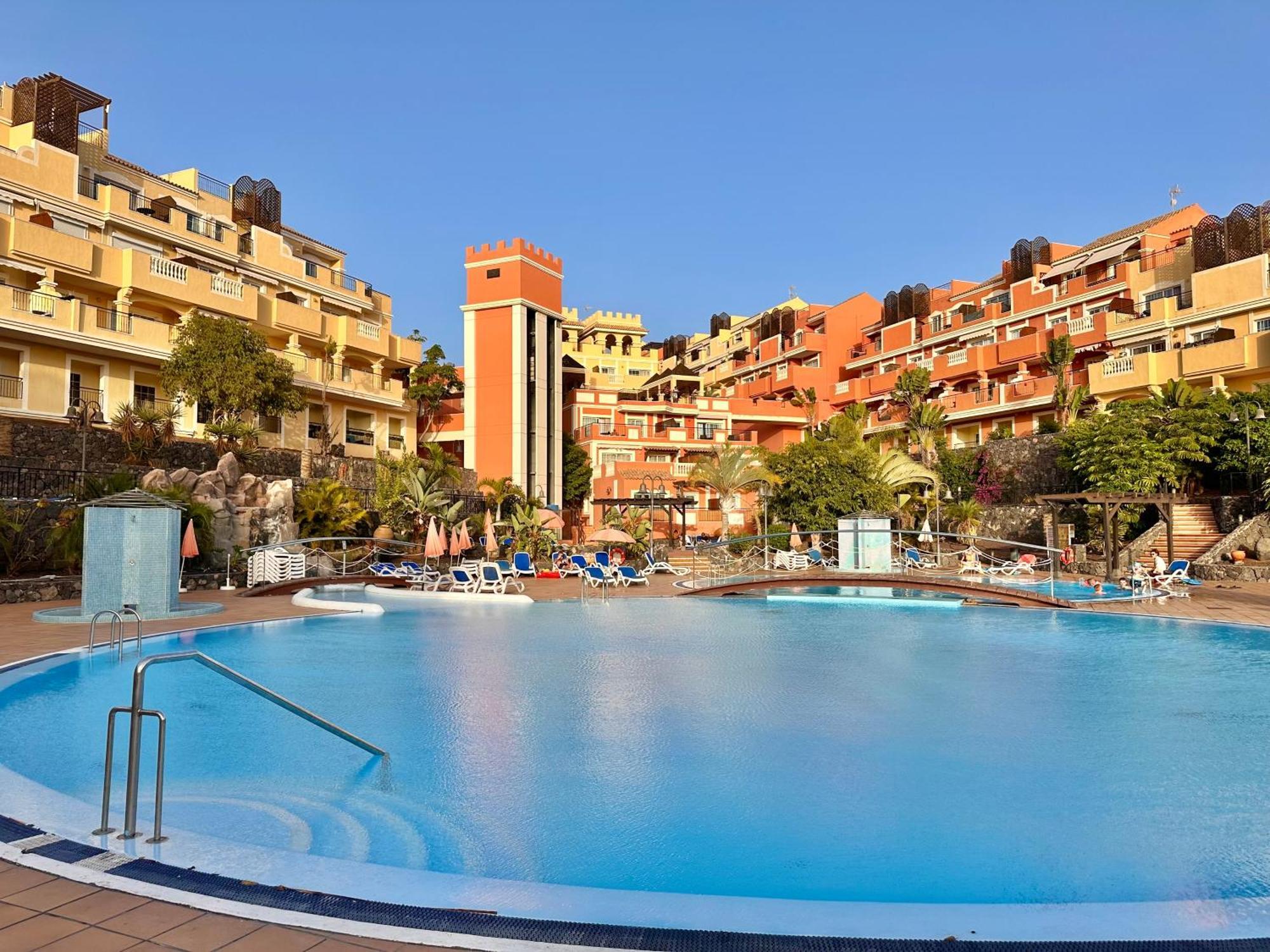 Sunset 2 & Heated Pool Apartment Los Cristianos (Tenerife)