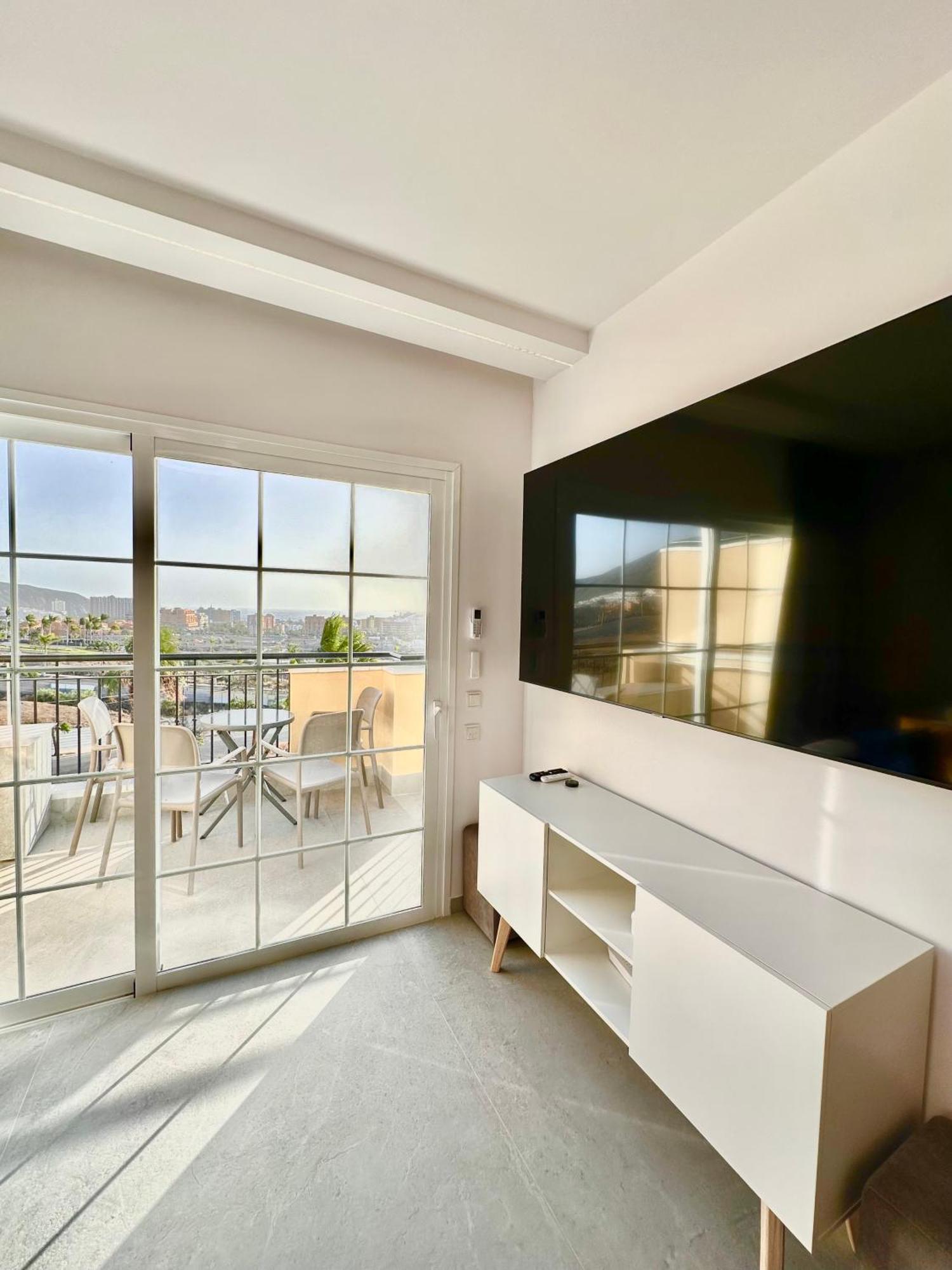 Sunset 2 & Heated Pool Apartment *