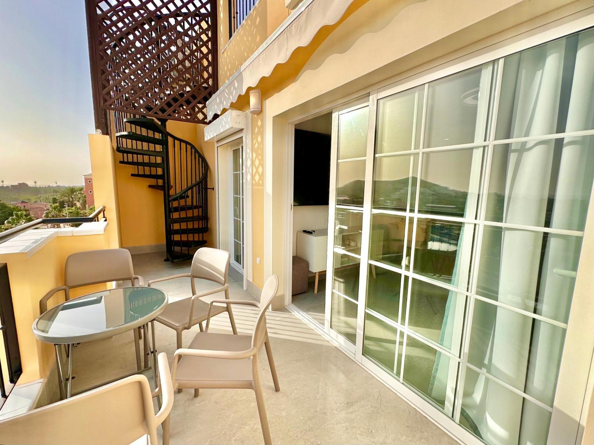 Sunset 2 & Heated Pool Apartment *