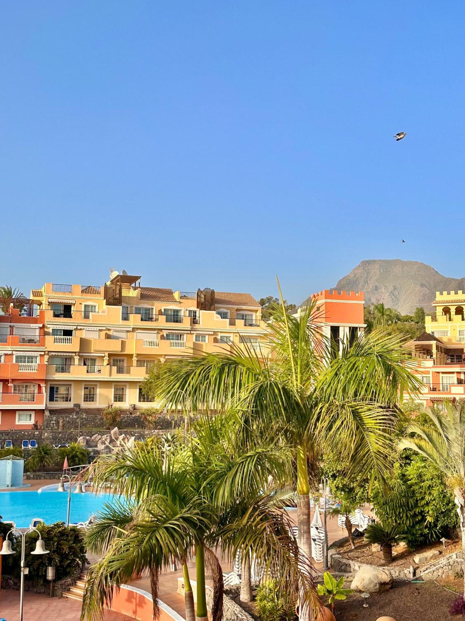 Sunset 2 & Heated Pool Apartment Los Cristianos (Tenerife)